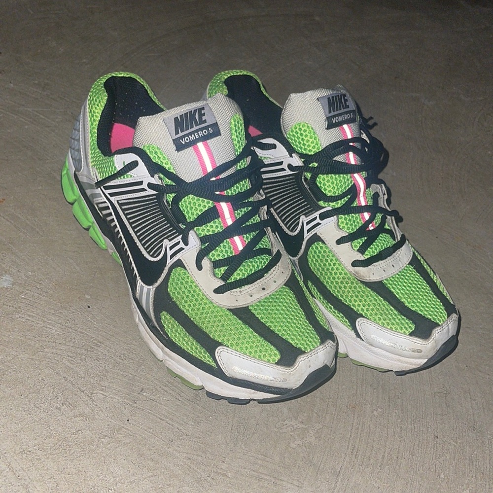 NIKE SHOES